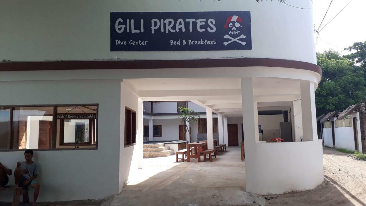 Gili Pirates Dive & Bnb Gili Trawangan Exteriör bild